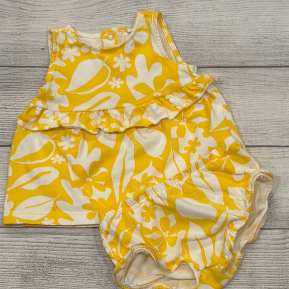 Carter's Yellow and White Matching Set with Diaper Covers